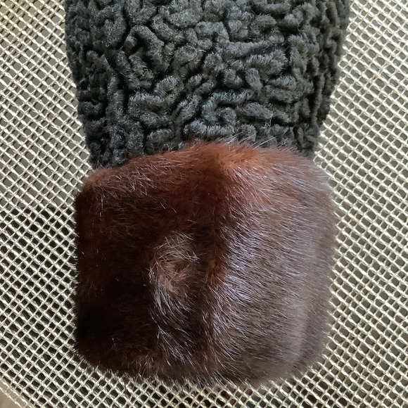Host Pick 🎉⭐️ Vintage Persian Lamb and Mink Jacket ⭐️🎉 - Picture 7 of 16
